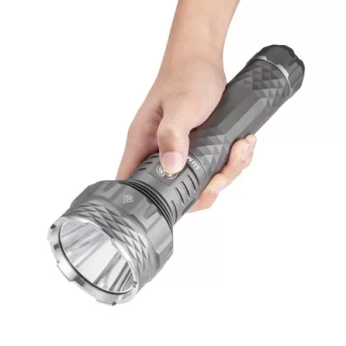 Svetilka Lumintop PK90 z močjo 5600 lumnov in dosegom 1500 m
