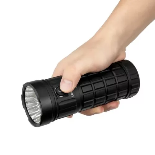 Iskalna svetilka Lumintop GT18 s 7000 lumni in kapaciteto baterije 32.000 mAh